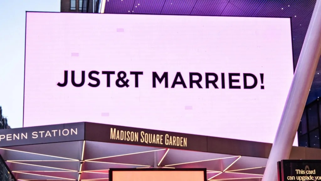 Bertabur Bintang, Pernikahan Taylor Swift-Travis Kelce Di...