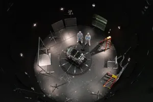 NASA Meluncurkan 'Robot Lua...