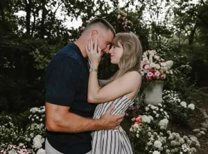 Taylor Swift dan Travis Kel...