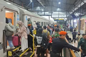 KAI Semarang Catat Lonjakan...