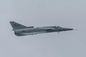 Sri Lanka Terbangkan Jet Te...