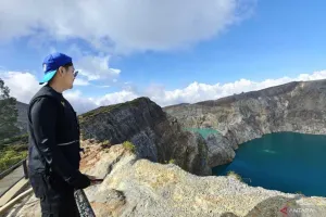 Wisatawan Diminta Menjauhi Areal Kawah Gunung Kelimutu Meski Suhu Turun