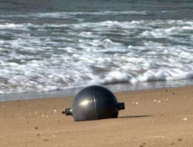 Heboh Bola Luar Angkasa Misterius di Pantai Queensland, B...