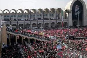 Iran Tutup Ruang Udara Teheran Selama Prosesi Pemakaman Ayatullah Ali Khamenei 