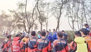 Tim SAR Ingatkan Wisatawan Waspada Bahaya Ombak Pantai Selatan Yogya