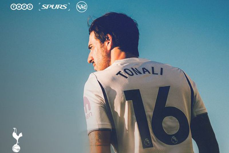 Transfer Resmi! Tottenham H...