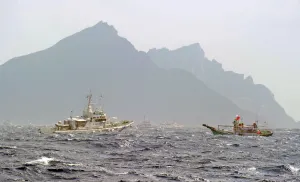 Kapal Penjaga Pantai Jepang dan Tiongkok Bertikai di LTT