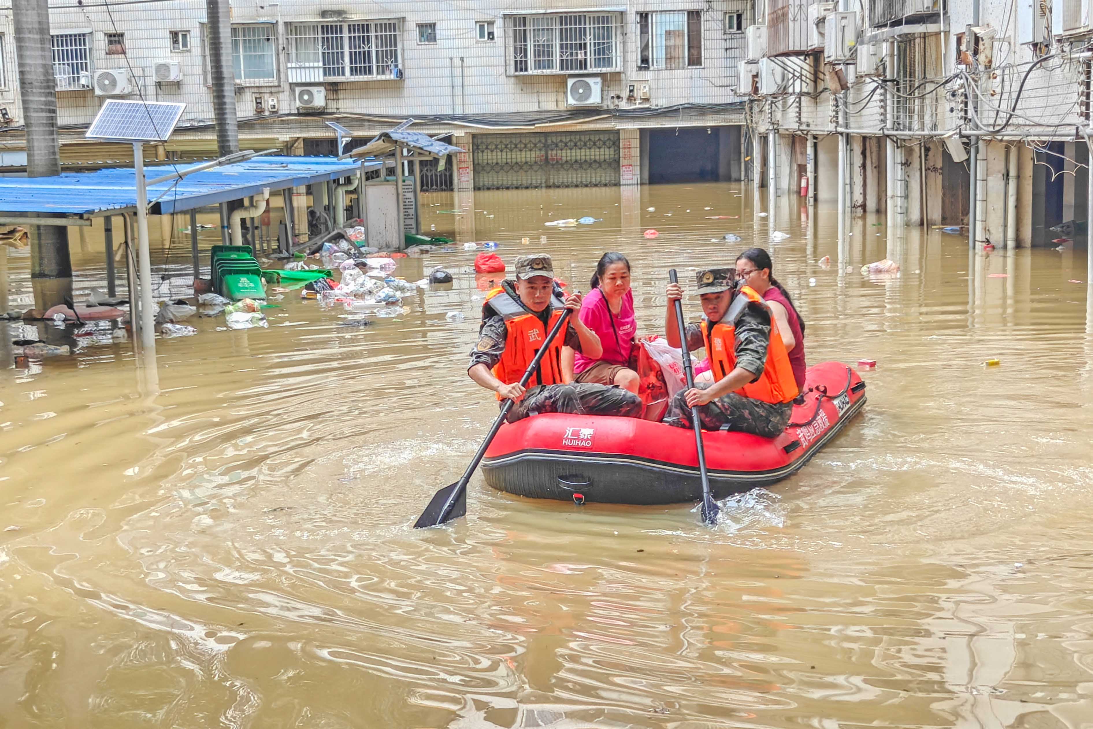 Korban Tewas akibat Badai di Tiongkok Capai 15 Orang
