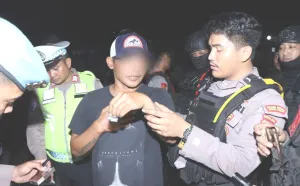Polres Jakbar Ringkus Dua Pria yang Bawa Sabu dan Eximer