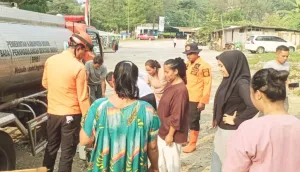 Warga Bogor Kekurangan Air ...