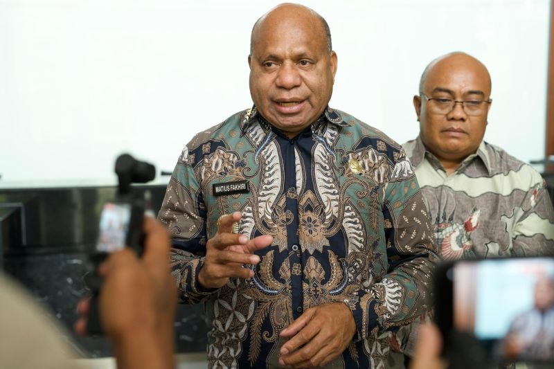 Gubernur Papua Prioritaskan...