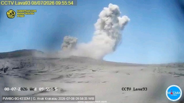 Gunung Anak Krakatau Masih Berstatus Siaga, BPBD Lebak Mi...
