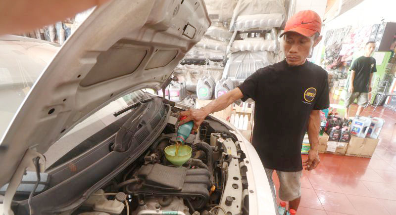 Jangan Tunggu "Overheat"! Cek Fungsi Oli di Cuaca Ekstrem