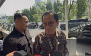 OJK Pastikan Tak Ada PHK Ma...