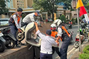 Sudinhub Jakarta Selatan Angkut 14 Motor yang Parkir Liar di Dharmawangsa