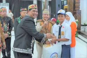 Bantuan Kelengkapan Sekolah untuk 27.048 Pelajar di Barito Utara