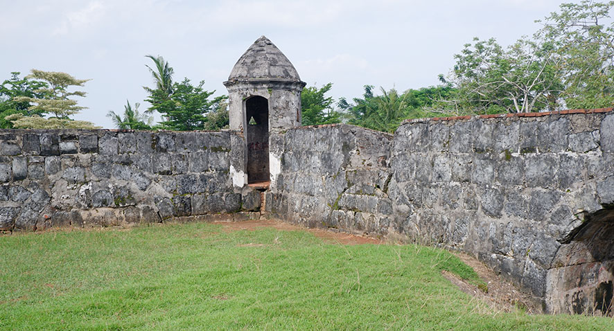 Benteng Speelwijk, Jejak Monopoli VOC dan Jatuhnya Kesult...