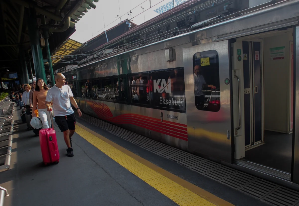 Gambir Menambah 9 Rangkaian Kereta Api ke 7 Kota