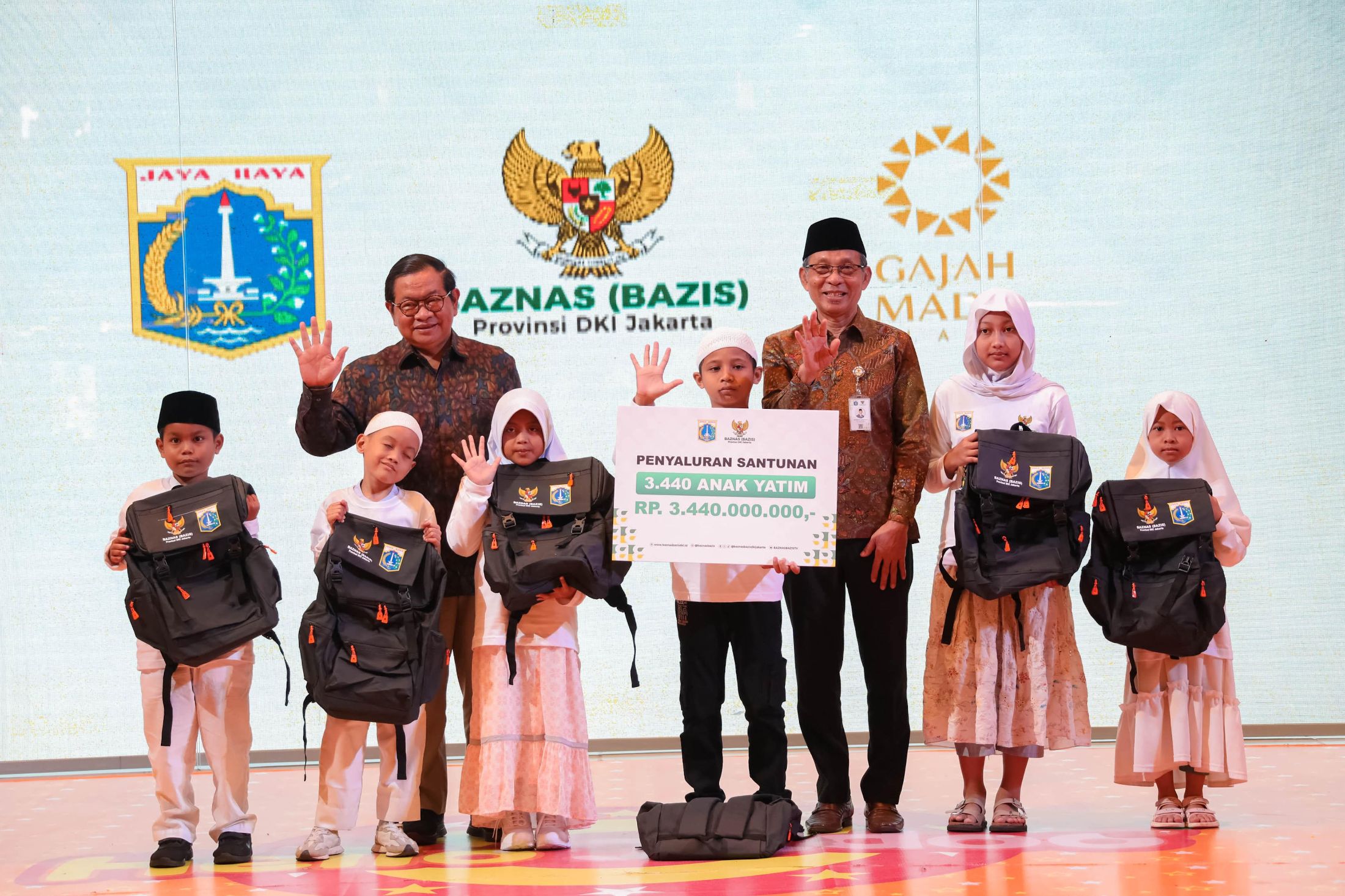 Gandeng Baznas DKI Jakarta, Gubernur Pramono Salurkan San...