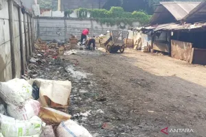 Pemkot Jakarta Timur Tuntaskan Tumpukan 45 Ton Sampah di Cakung Barat