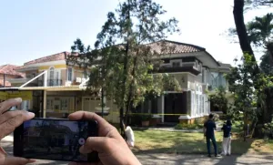 Polri Dalami Foto Diduga Jampidsus Febrie di Rumah Sentul, Rp476 Miliar Disita
