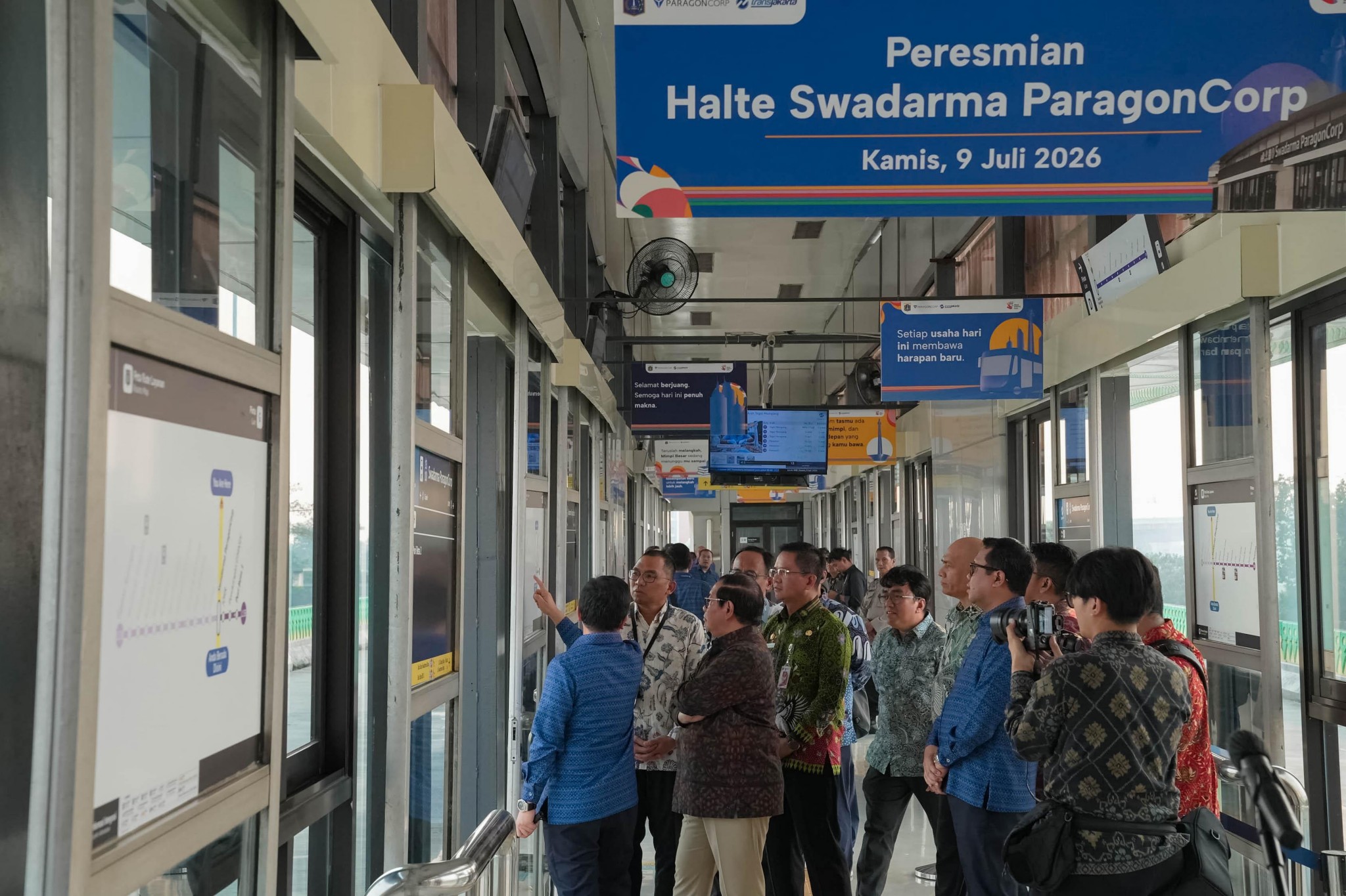 Resmikan Halte Swadarma ParagonCorp, Gubernur Pramono Tar...