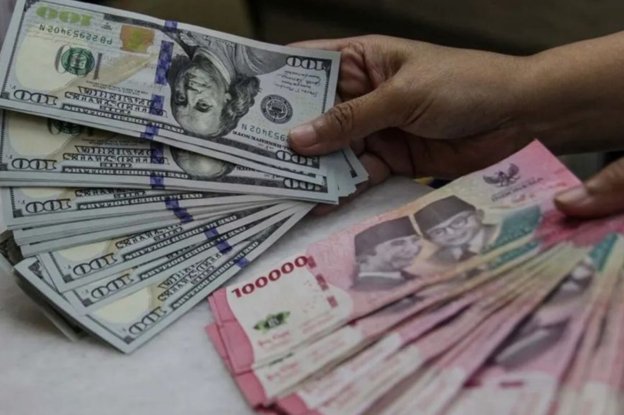 Rupiah Melemah, Konflik Timur Tengah hingga Lonjakan Harg...