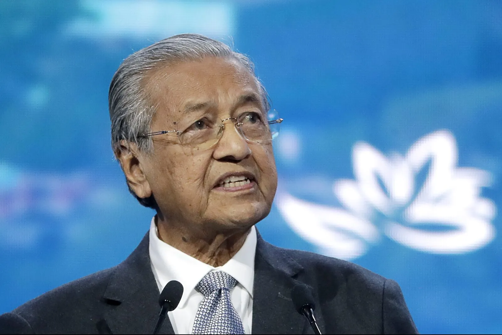 Eks PM Malaysia Mahathir Mohamad Ulang Tahun ke-101