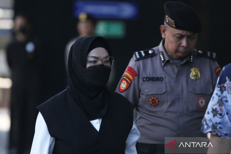 Etik Suryani Tiba di Gedung Merah Putih, KPK Lanjutkan Pemeriksaan.
