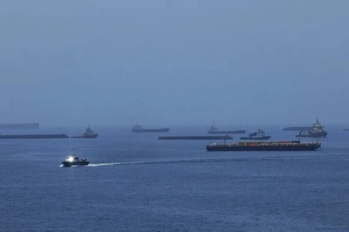 Iran Klaim Lalu Lintas Pelayaran di Selat Hormuz Pulih 50...