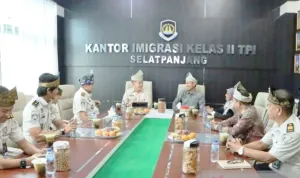 Nekat Pakai Jalur Tikus ke Malaysia? Konsulat Pekanbaru Wanti-wanti Risiko Mengerikan Ini!