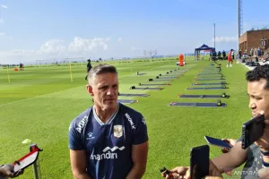 Pelatih John Herdman Akui Tak Gentar Hadapi Vietnam di Piala AFF