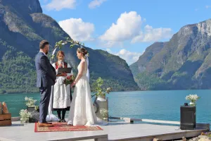 Pilih Mapan Dulu Baru Nikah, Ini Tren yang Melanda Pemuda Dunia