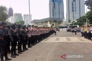 Ratusan Aparat Disiagakan A...