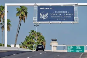 Resmi Ganti Nama, Bandara d...