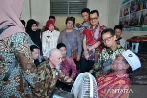 Menkes Budi Gunadi Sadikin Tinjau Komplek Kusta Jongaya, Perkuat Penanganan Kusta di Makassar.