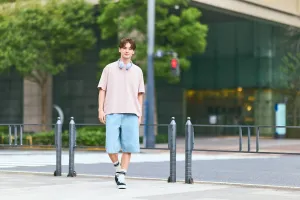 Lima Tips Styling T-Shirt agar Tampil Lebih Variatif, dari Santai hingga Semi Formal