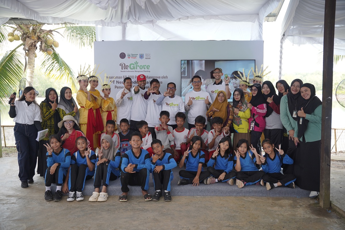   Restorasi Mangrove di Paser Diperkuat Lewat Penanaman 6...