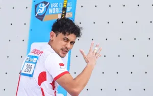 Veddriq Raih Medali Emas World Climbing Chamonix 2026