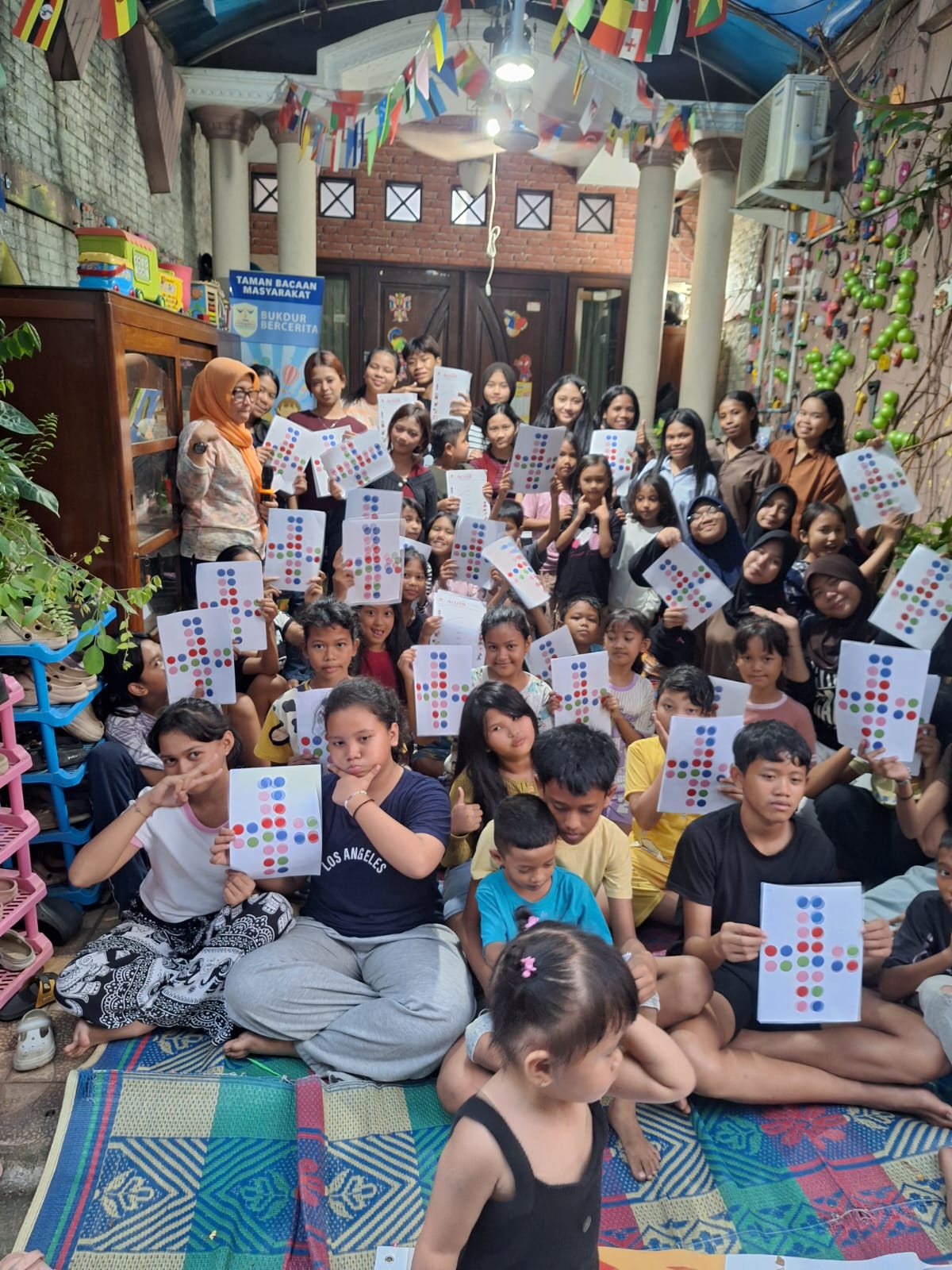 Edukasi pada Anak dan Remaja Bukit Duri, si Kembar Carmel-Sharon Hasibuan Menginspirasi Gen Z