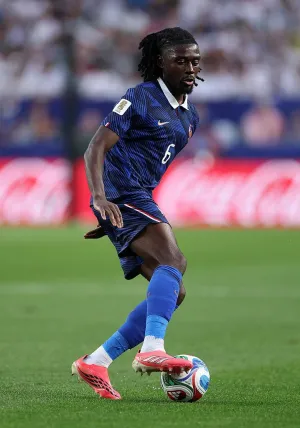 Liverpool Bersaing dengan Manchester United Boyong  Manu Kone