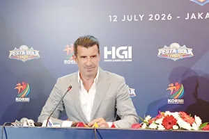 Terpukau Gairah Fans Jakarta, Luis Figo Blak-blakan Pengin Liburan dan Eksplorasi Indonesia!