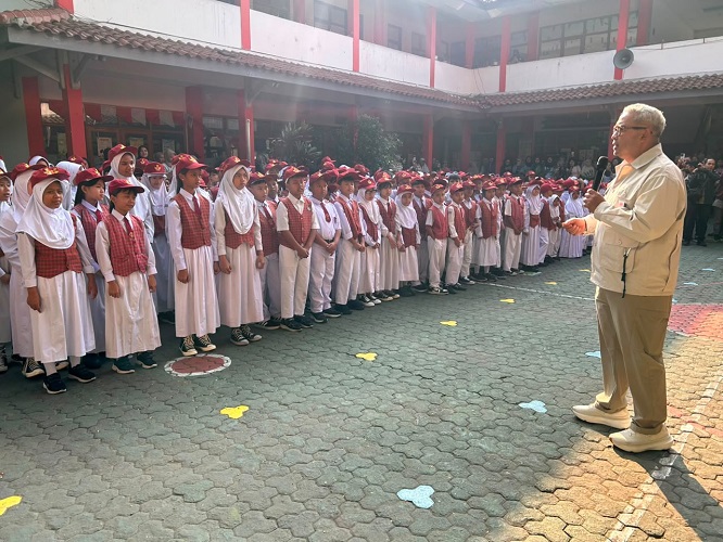 Wali Kota Bandung Pastikan Seluruh Anak Dapat Kursi Sekol...