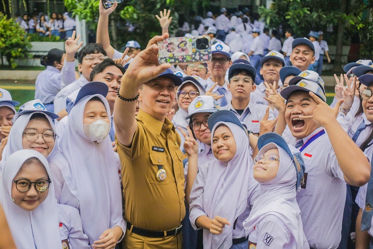 Wali Kota Bogor Minta Tiap Siswa Tanam Pohon di Tahun Aja...