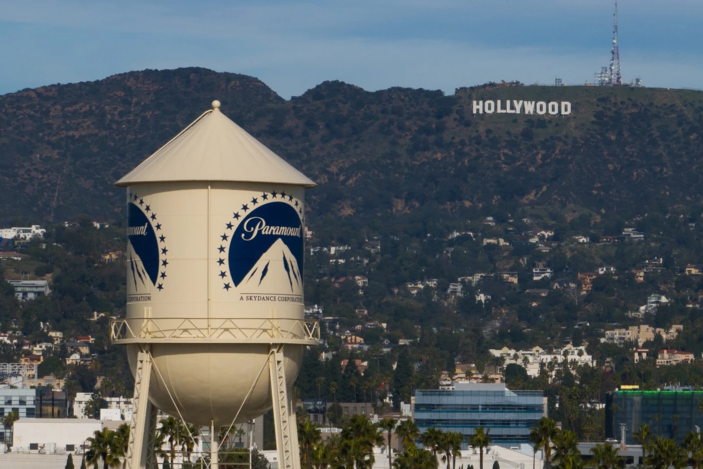 12 Negara Bagian AS Menggugat Penggabungan Paramount-Warn...