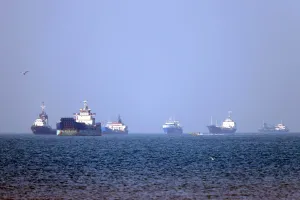 AS Tuntaskan Serangan Baru untuk Lemahkan Militer Iran di Selat Hormuz