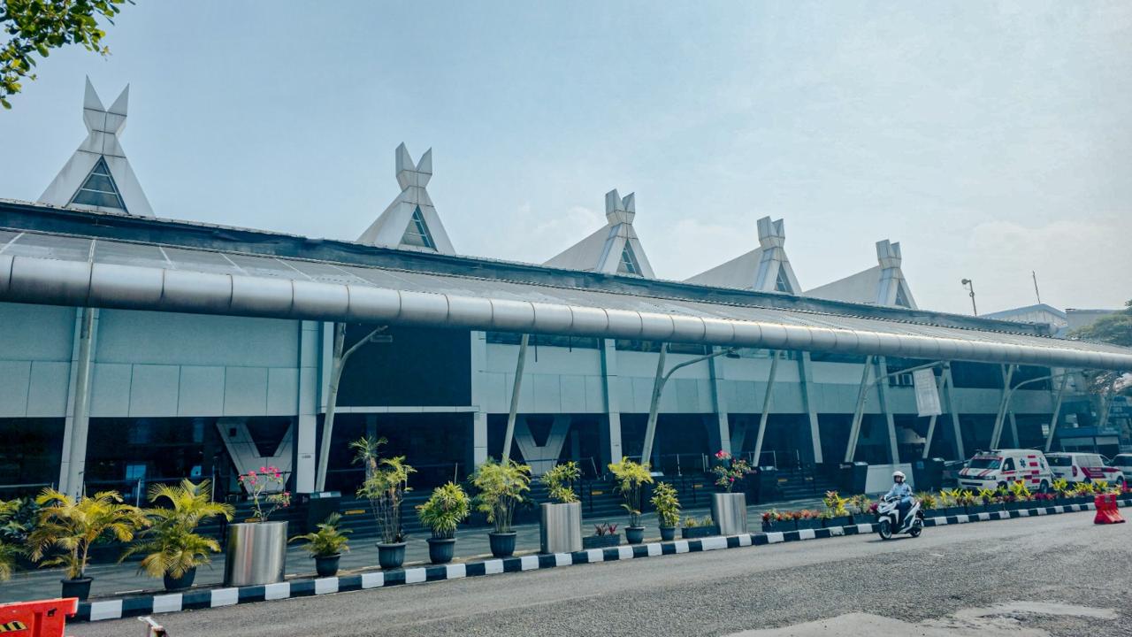 Asik Bandara Husein Sastranegara Kembali Ramai, Berikut 6...