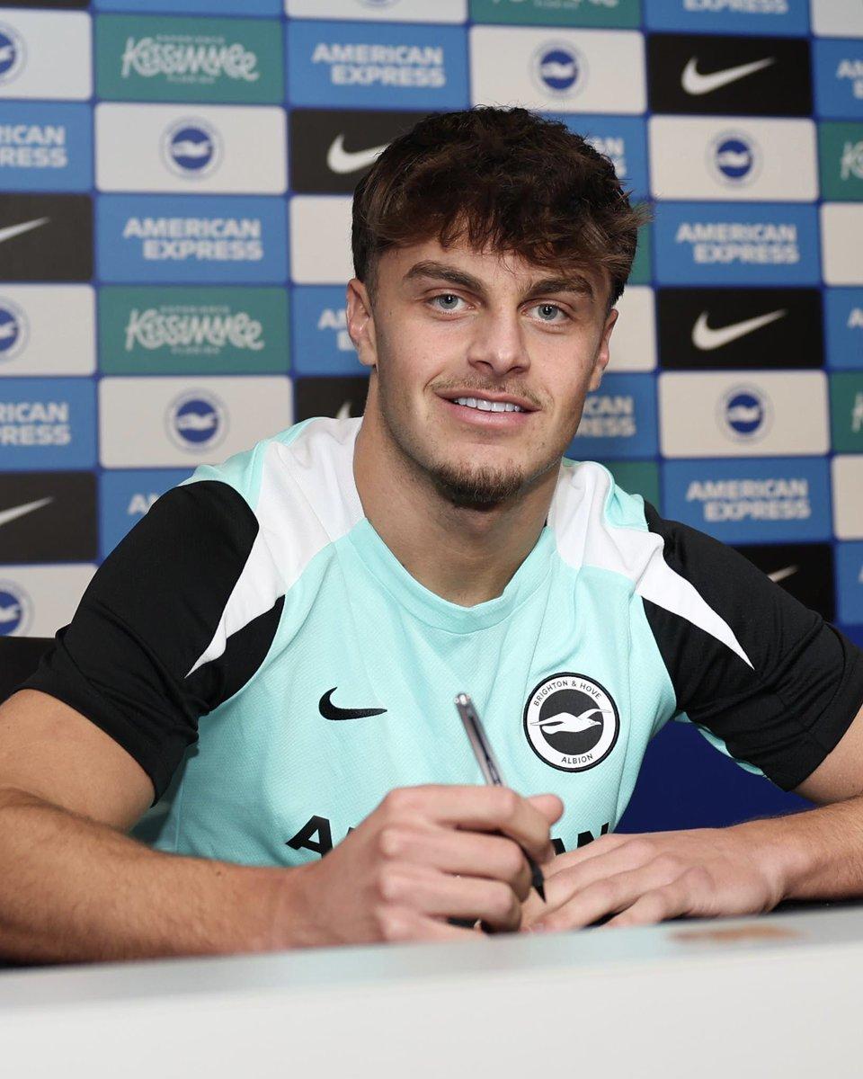 Brighton Resmi Datangkan Bek Muda Kroasia Luka Vuskovic d...
