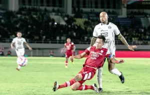 Bursa Transfer Panas: Carlos Pena Sukses Amankan Tanda Tangan Jenderal Lapangan Tengah Ini!