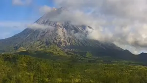 Gunung Semeru Kembali Erupsi, Status Masih Siaga